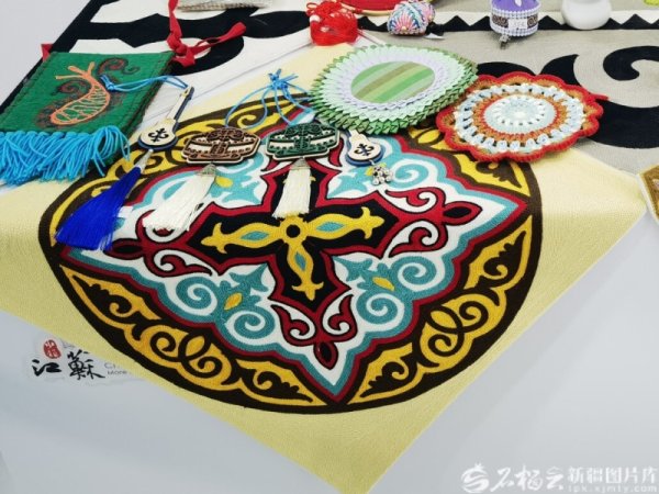 深圳配资 完整准确全面贯彻新时代党的治疆方略丨跨越山河 非遗共传承